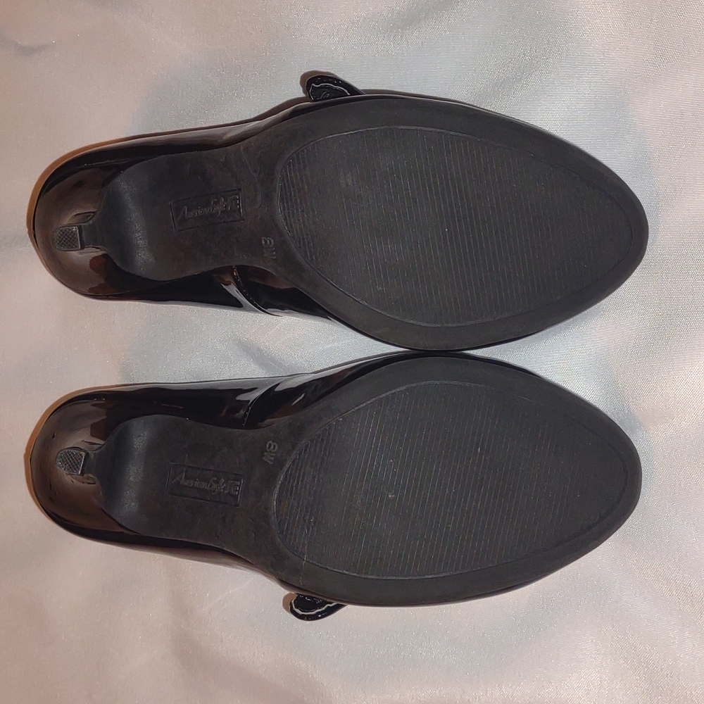 𝅺American Eagle Black Closed Toe High Heels - Picture 5 of 8